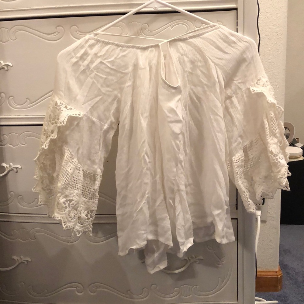 White lace sleeve blouse